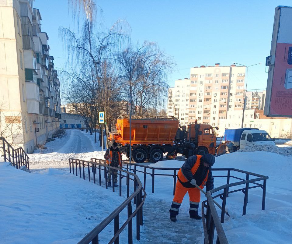 Дорожники продолжают работу в городе Дорожники продолжают работу в городе