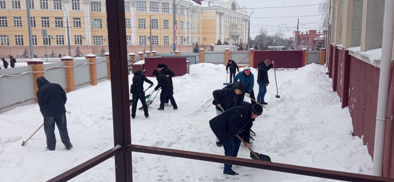 Сегодня Курская область объединила свои силы в борьбе с сильным снегопадом Сегодня Курская область объединила свои силы в борьбе с сильным снегопадом