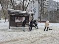 Управление экономики и прогнозирования Администрации города Курска провели работы по очистке остановки "Школа 49"