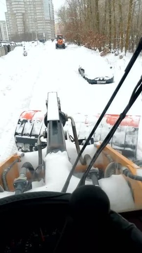 Депутат Курского городского собрания Олег Лифинцев выделил технику для расчистки улиц