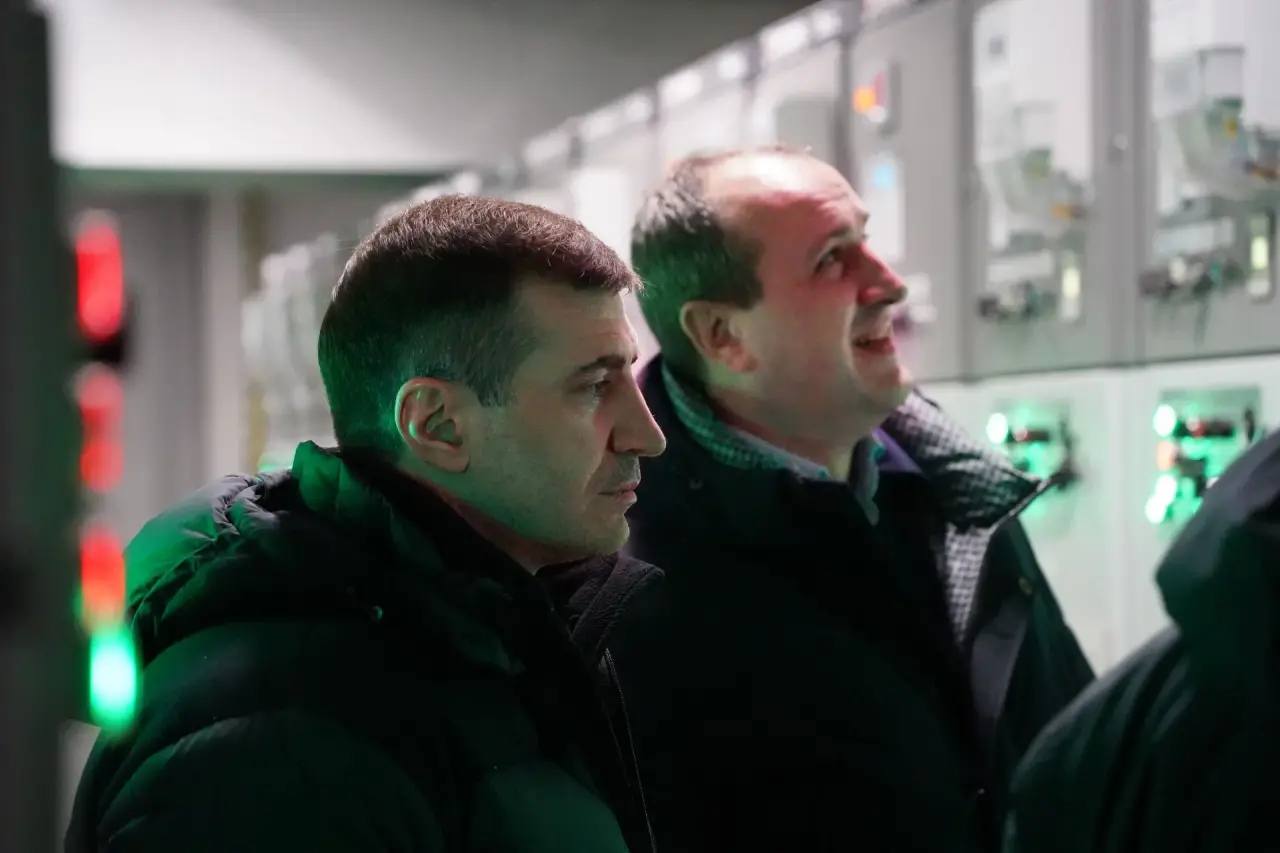 Борис Эбзеев проверил ход строительства и восстановления энергообъектов в Курской области