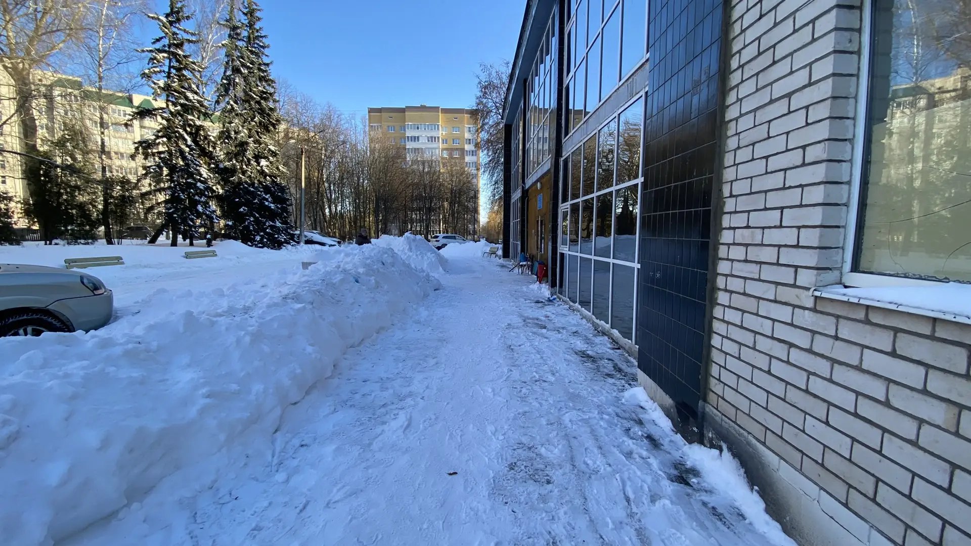 К общегородскому субботнику по расчистке общественных и социальных территорий от снега присоединились студенты Железногорского политехнического колледжа К общегородскому субботнику по расчистке общественных и социальных территорий от снега присоединились студенты Железногорского политехнического колледжа