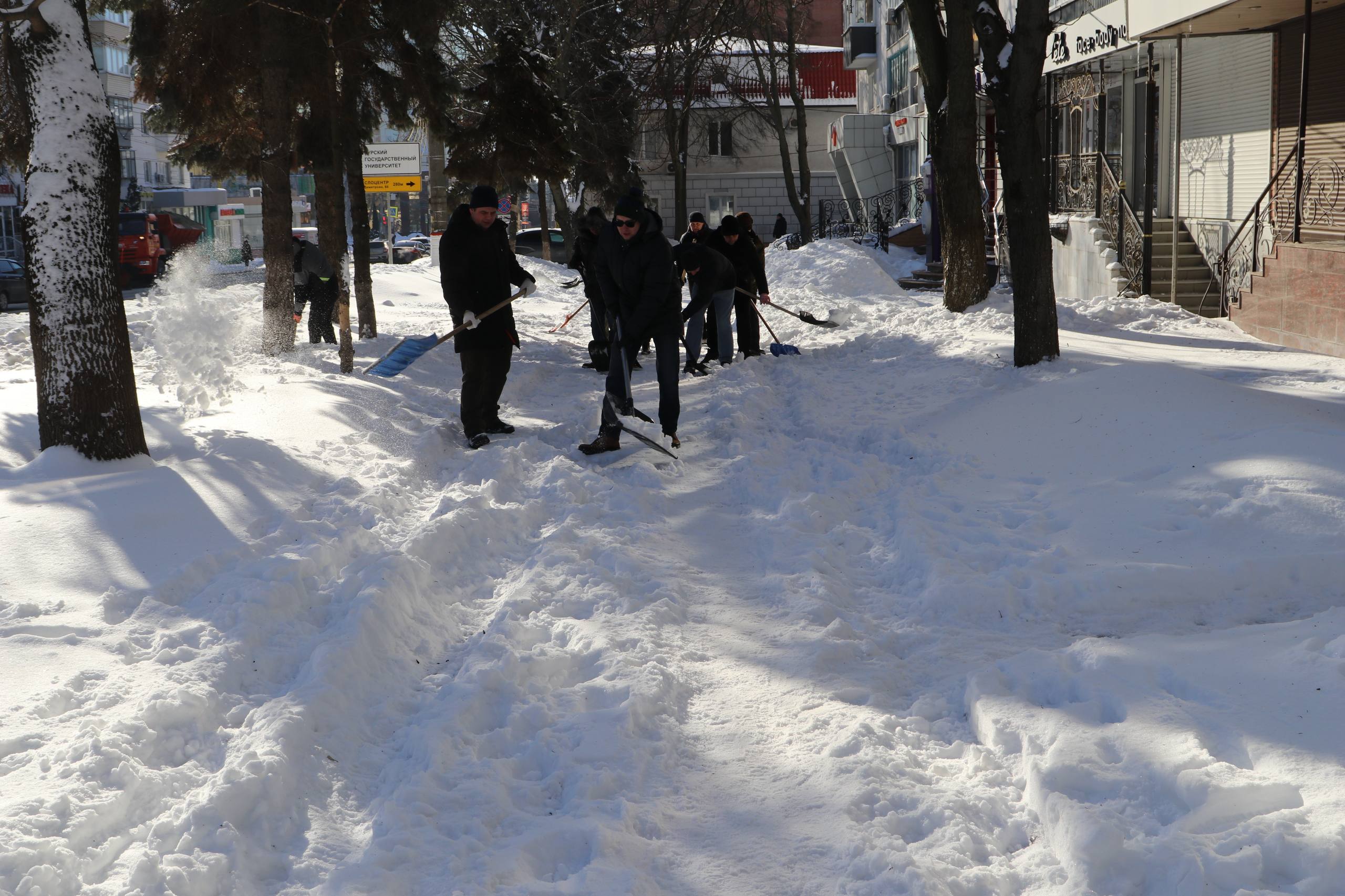 Мы в деле!. Региональное министерство транспорта и подведомственные организации присоединились к общегородскому зимнему субботнику — начали в пятницу и продолжаем сегодня Мы в деле!. Региональное министерство транспорта и подведомственные организации присоединились к общегородскому зимнему субботнику — начали в пятницу и продолжаем сегодня