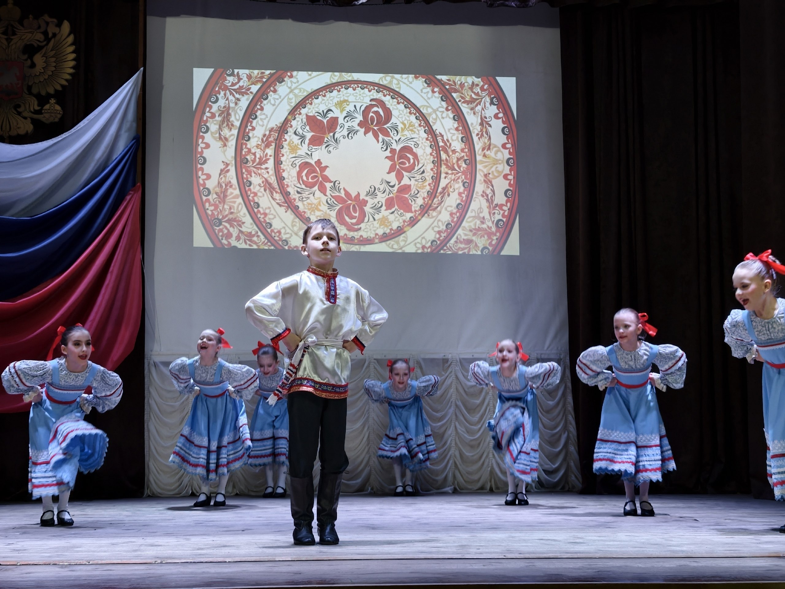 В преддверии Дня защитника Отечества в киноконцертном зале прошло торжественное мероприятие, где творческие коллективы и солисты Центра культуры и досуга представили зрителям насыщенную концертную программу В преддверии Дня защитника Отечества в киноконцертном зале прошло торжественное мероприятие, где творческие коллективы и солисты Центра культуры и досуга представили зрителям насыщенную концертную программу