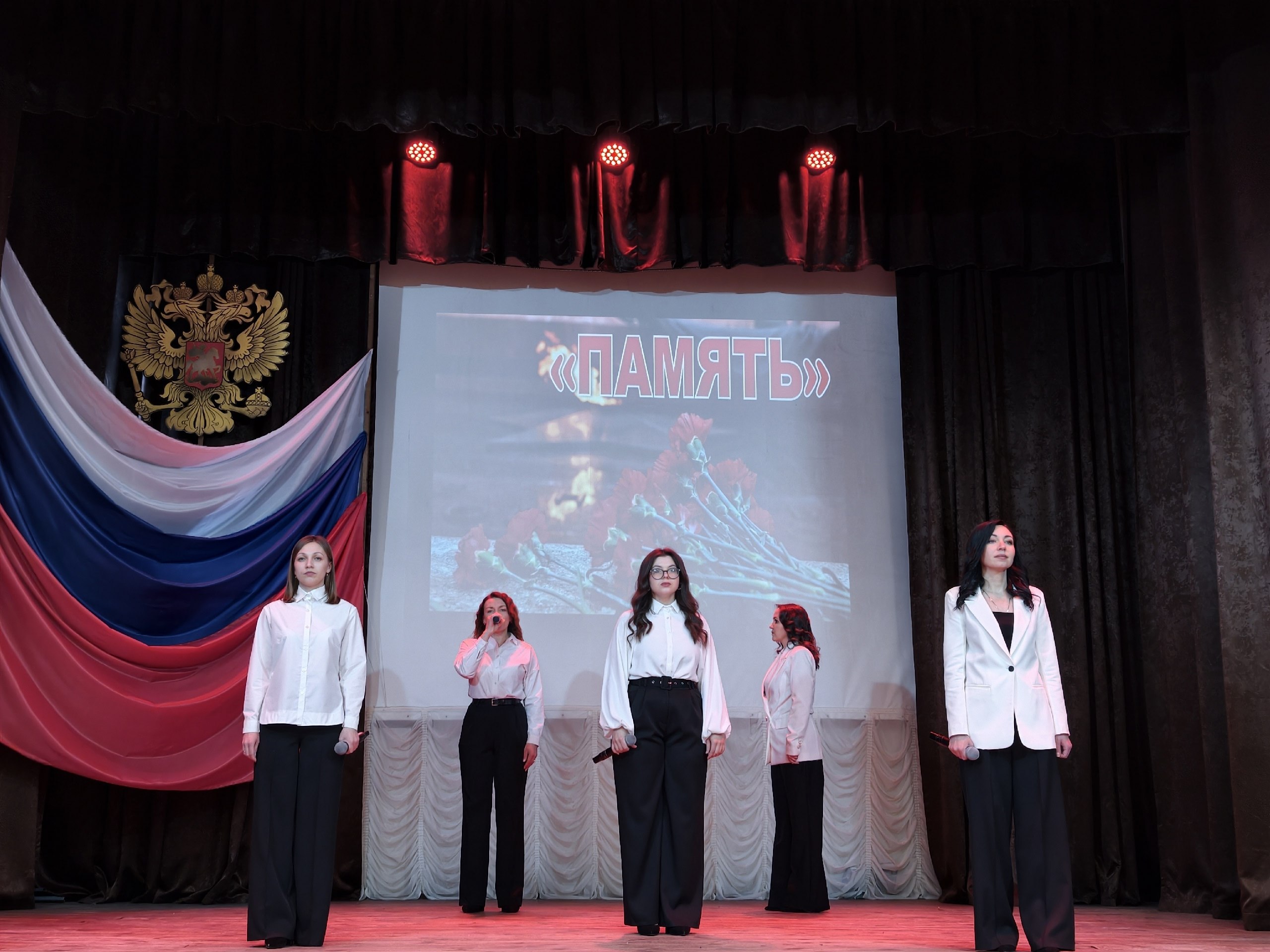 В преддверии Дня защитника Отечества в киноконцертном зале прошло торжественное мероприятие, где творческие коллективы и солисты Центра культуры и досуга представили зрителям насыщенную концертную программу В преддверии Дня защитника Отечества в киноконцертном зале прошло торжественное мероприятие, где творческие коллективы и солисты Центра культуры и досуга представили зрителям насыщенную концертную программу