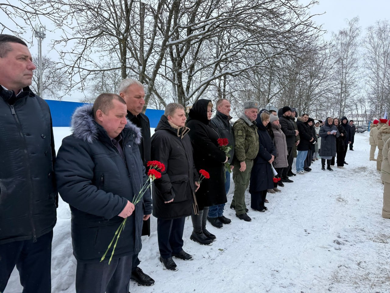 В Курском районе состоялась церемония открытия памятной доски выпускнику Верхнемедведицкой СОШ, участнику СВО Матвею Винокурову В Курском районе состоялась церемония открытия памятной доски выпускнику Верхнемедведицкой СОШ, участнику СВО Матвею Винокурову