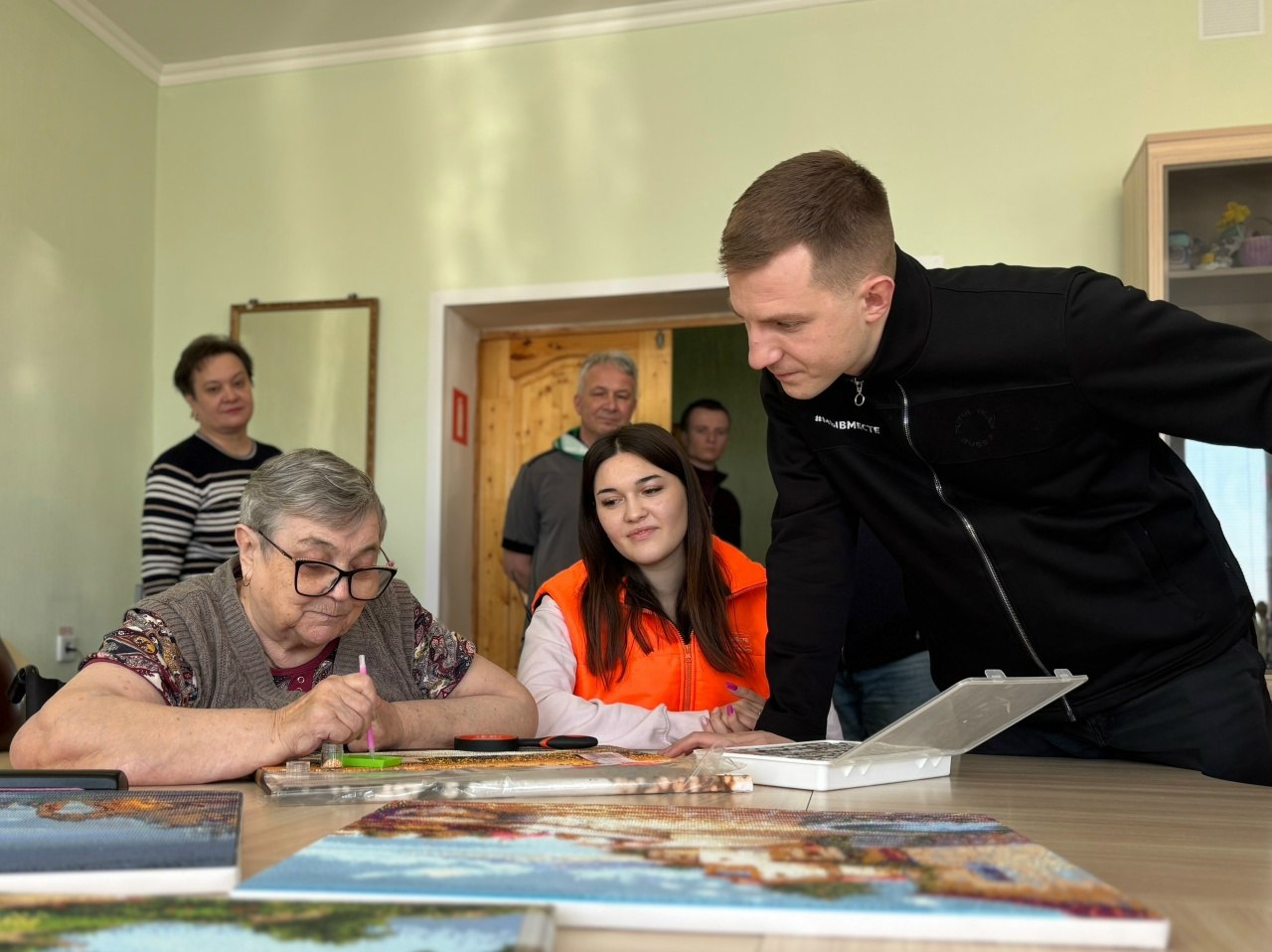 Курский Пансионат «Сосновый бор» с рабочим визитом посетил депутат Государственной Думы РФ, председатель Комитета по молодёжной политике Артем Метелев Курский Пансионат «Сосновый бор» с рабочим визитом посетил депутат Государственной Думы РФ, председатель Комитета по молодёжной политике Артем Метелев