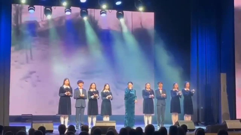 Павел Золотарев: Дорогие друзья!. В концертном зале «Свиридовский» города Курска состоялось торжественное мероприятие и праздничный концерт, посвященный Дню защитника Отечества