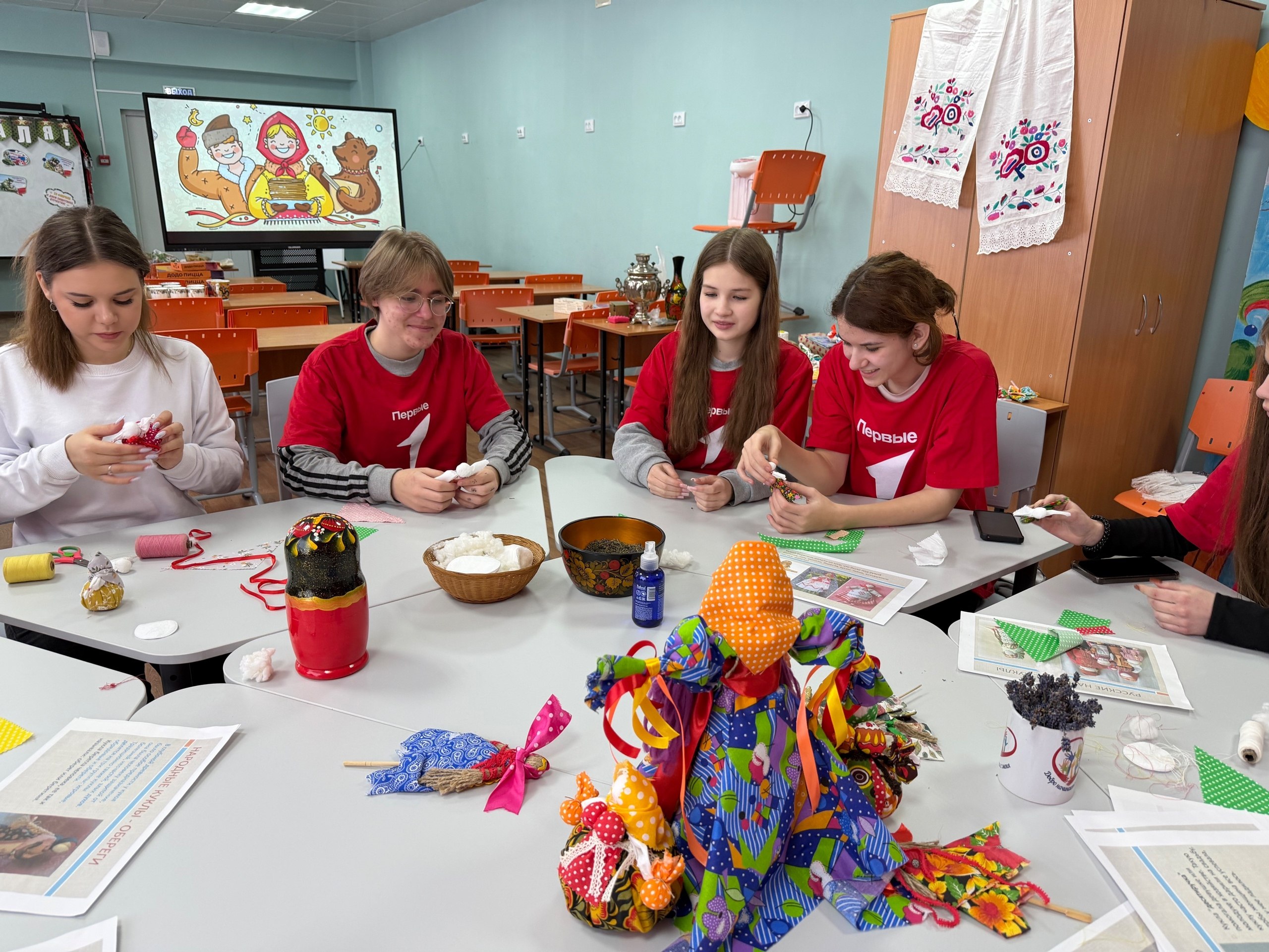 В рамках Года единства народов в первичном отделении Студенокской школы прошло замечательное празднование Масленицы, полное традиционных русских обычаев и радости! В рамках Года единства народов в первичном отделении Студенокской школы прошло замечательное празднование Масленицы, полное традиционных русских обычаев и радости!