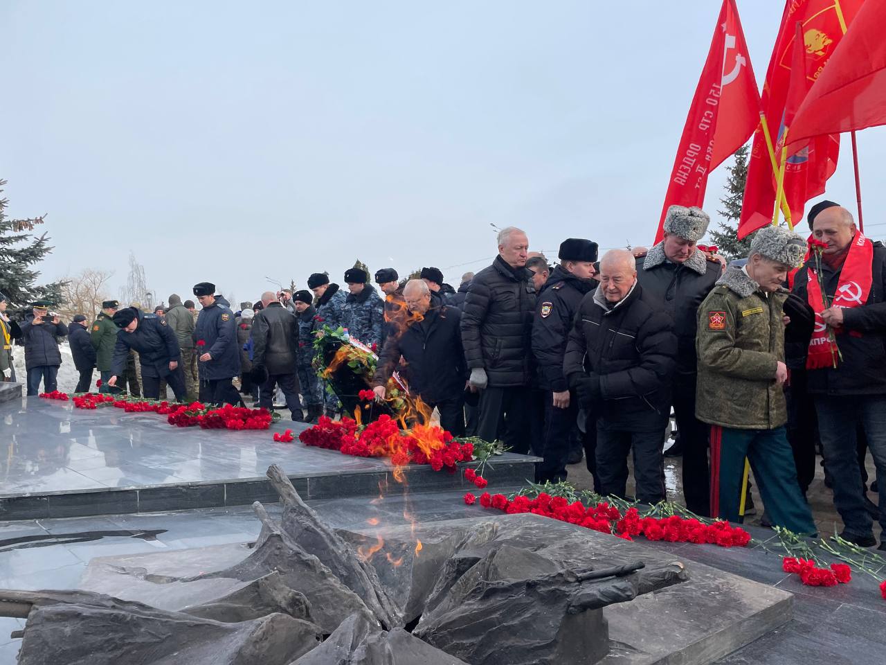 В День защитника Отечества куряне возложили цветы к Могиле Неизвестного Солдата В День защитника Отечества куряне возложили цветы к Могиле Неизвестного Солдата