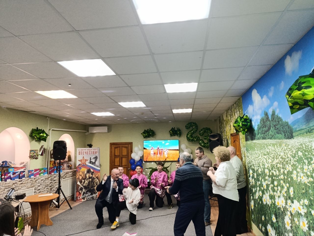 В Щигровском центре социальной помощи семье и детям «Импульс» прошел праздничный концерт, посвященный Дню защитника Отечества В Щигровском центре социальной помощи семье и детям «Импульс» прошел праздничный концерт, посвященный Дню защитника Отечества