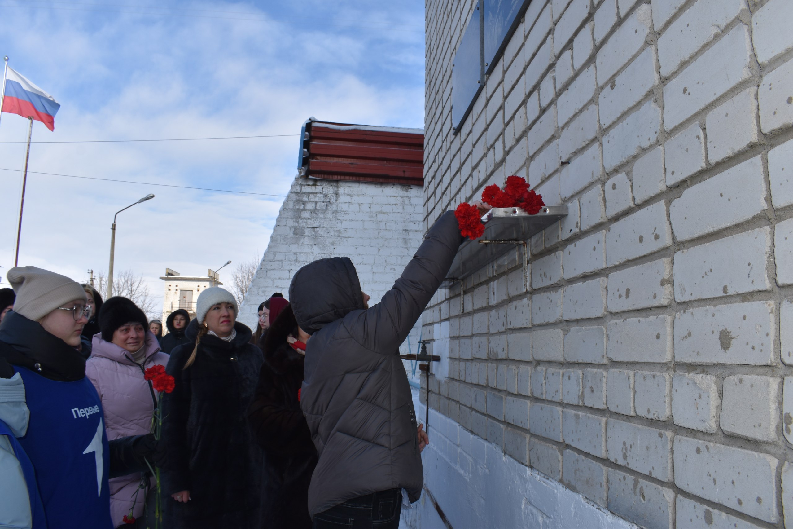 20 февраля на территории Разветьевской школы состоялось торжественное открытие мемориальной доски памяти нашему земляку - Герою Новикову Сергею Михайловичу, погибшему на задании СВО в марте 2025 года 20 февраля на территории Разветьевской школы состоялось торжественное открытие мемориальной доски памяти нашему земляку - Герою Новикову Сергею Михайловичу, погибшему на задании СВО в марте 2025 года