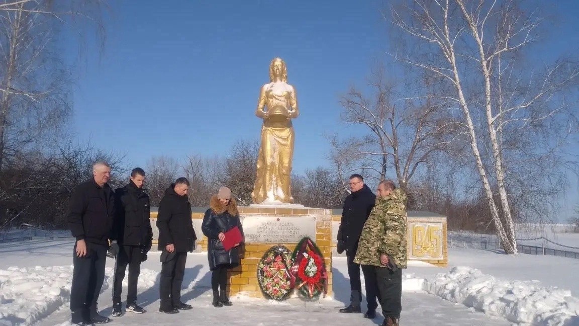 Жители Котельниковского сельсовета, приняли участие в уборке территории памятника погибшим воинам Великой Отечественной войны в деревне Потопахино Жители Котельниковского сельсовета, приняли участие в уборке территории памятника погибшим воинам Великой Отечественной войны в деревне Потопахино