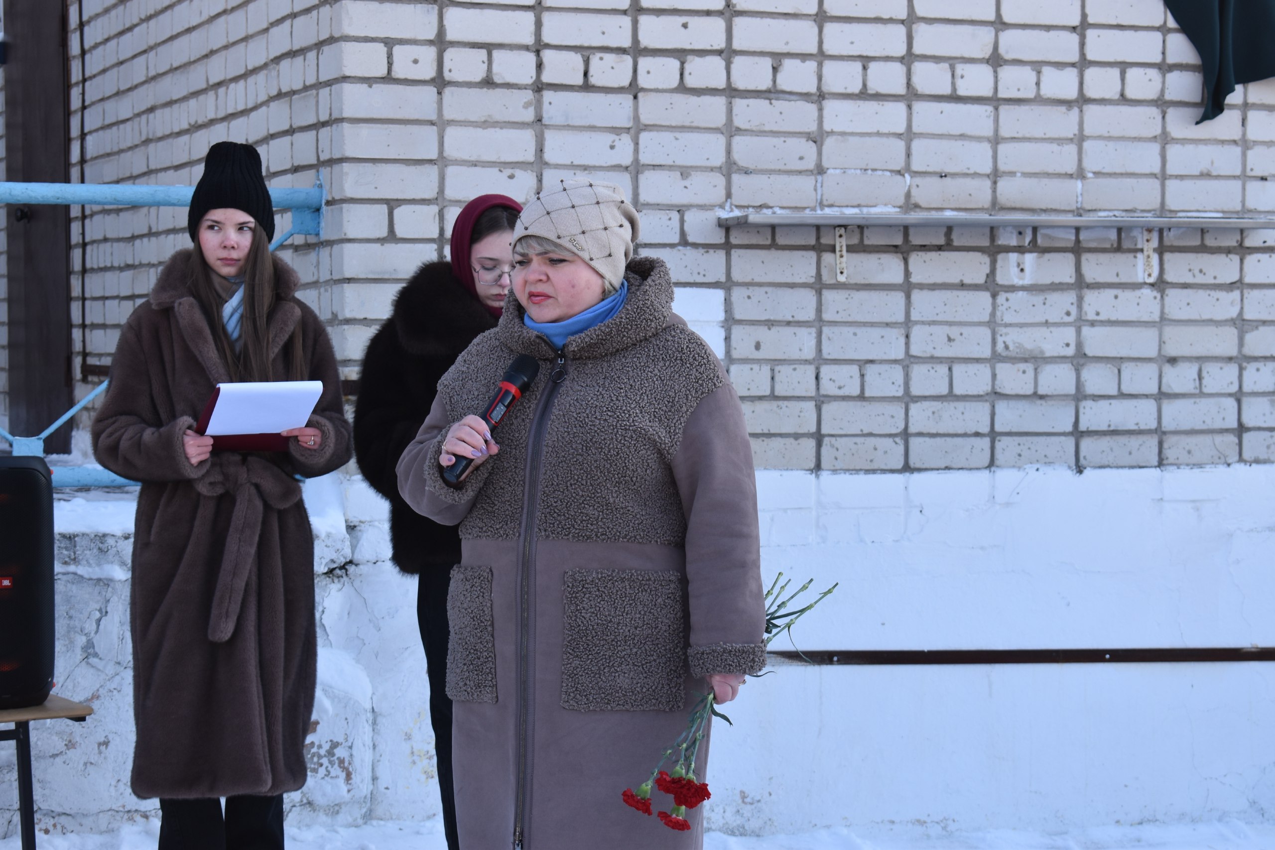 20 февраля на территории Разветьевской школы состоялось торжественное открытие мемориальной доски памяти нашему земляку - Герою Новикову Сергею Михайловичу, погибшему на задании СВО в марте 2025 года 20 февраля на территории Разветьевской школы состоялось торжественное открытие мемориальной доски памяти нашему земляку - Герою Новикову Сергею Михайловичу, погибшему на задании СВО в марте 2025 года