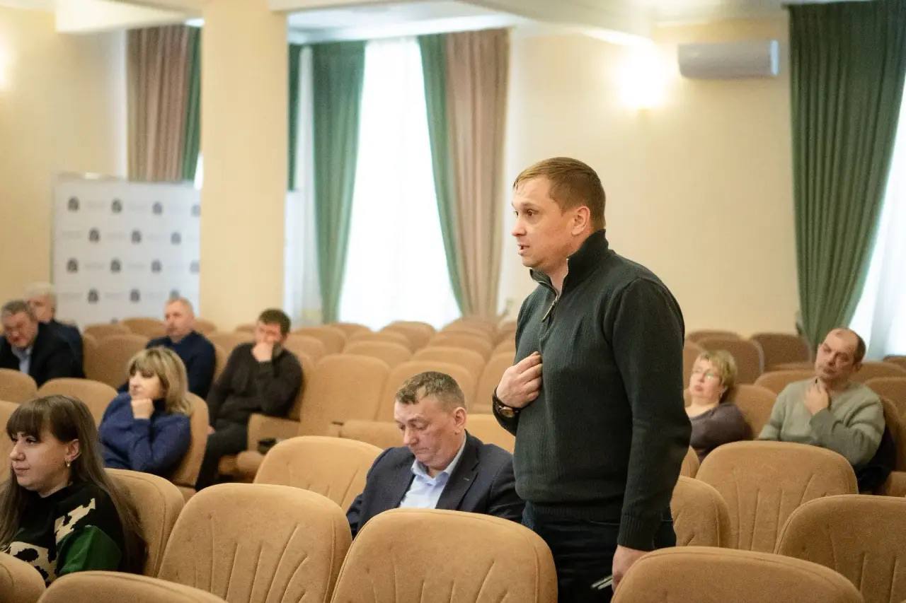 Евгений Маслов: В городских пабликах и ко мне в сообщениях поступают жалобы на неубранный снег во дворах Евгений Маслов: В городских пабликах и ко мне в сообщениях поступают жалобы на неубранный снег во дворах