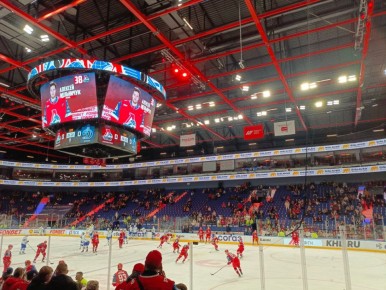 Корреспондент РИА «Курск» #прямосейчас работает в Ярославле, где вот-вот начнётся матч «Локомотив Ярославль» - «Динамо Москва»