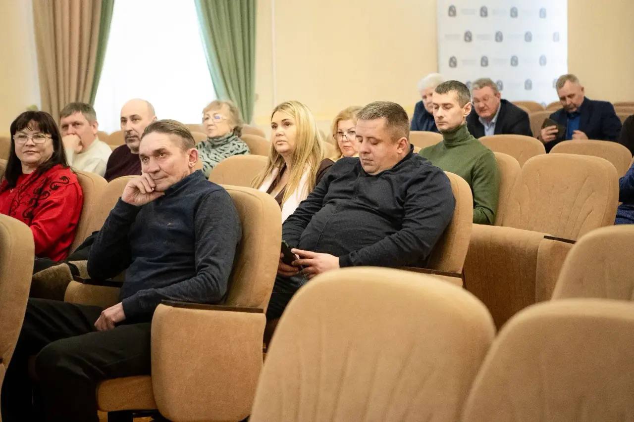 Евгений Маслов: В городских пабликах и ко мне в сообщениях поступают жалобы на неубранный снег во дворах Евгений Маслов: В городских пабликах и ко мне в сообщениях поступают жалобы на неубранный снег во дворах