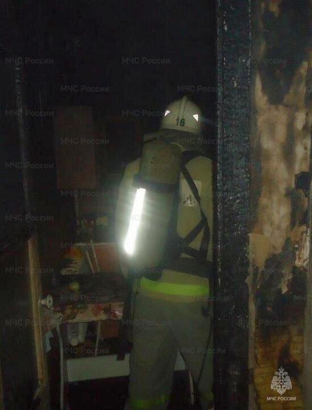 На пожаре в Курске погиб мужчина, его личность выясняется, спасены 19 человек На пожаре в Курске погиб мужчина, его личность выясняется, спасены 19 человек