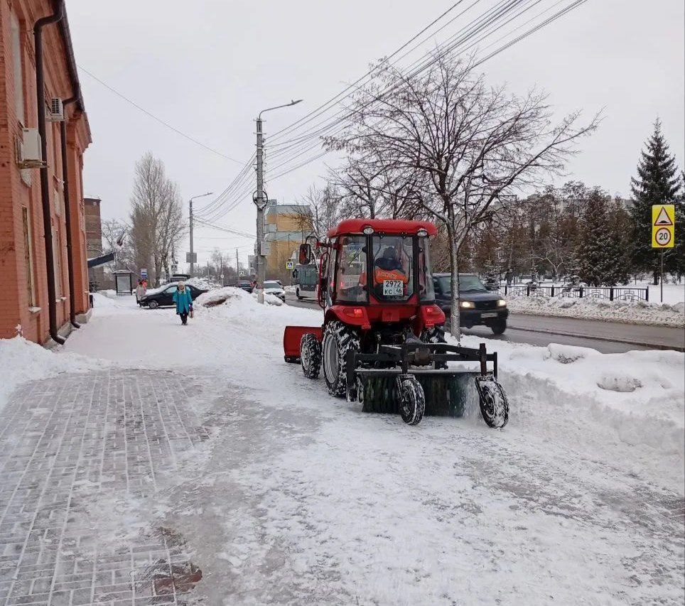 В уборке Курска от снега задействуют 75 единиц техники