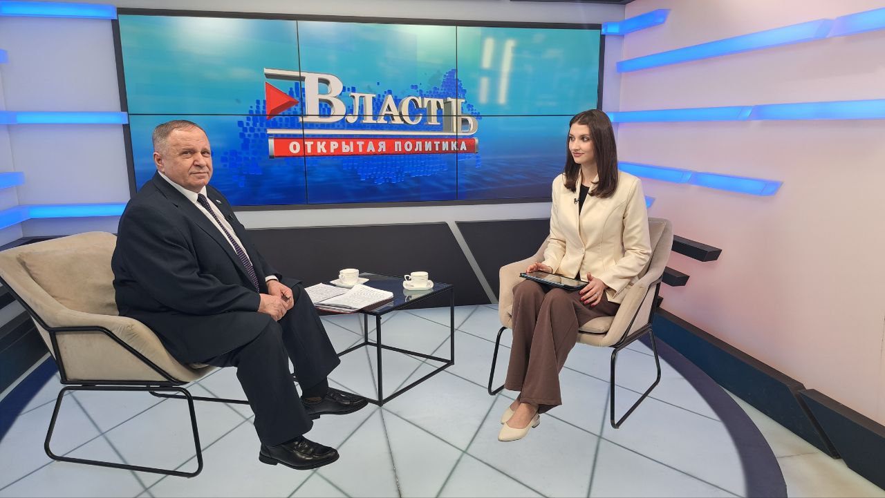 В эфире ТРК «Сейм».. Гостем программы «Власть. Открытая политика» стал заместитель председателя постоянного комитета Курской областной Думы по социальной, семейной политике и здравоохранению Николай Панибратов