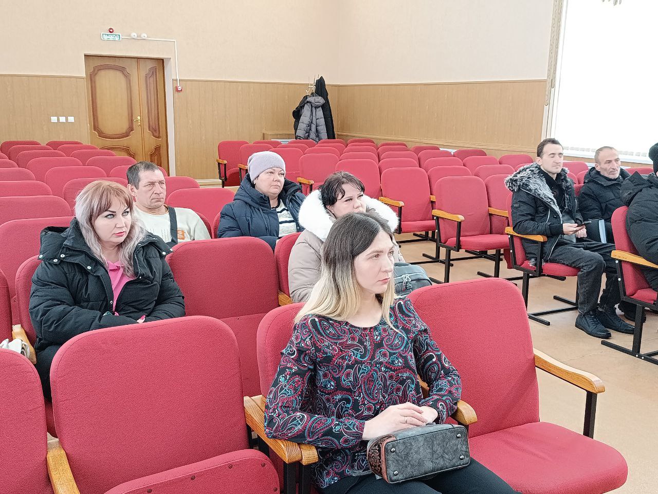 Сегодня в администрации Черемисиновского района прошла консультация для ветеранов СВО и членов их семей Сегодня в администрации Черемисиновского района прошла консультация для ветеранов СВО и членов их семей