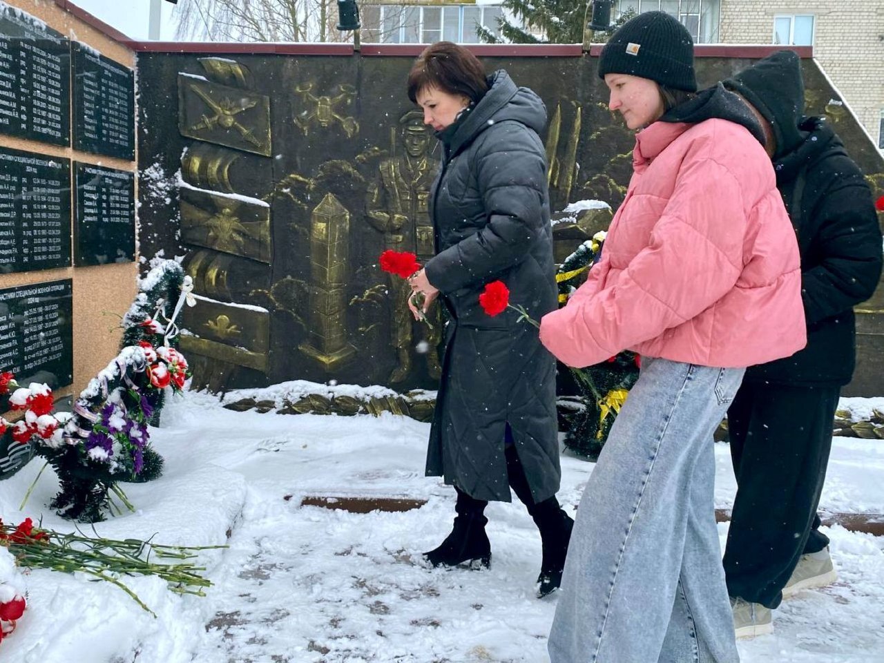 В годовщину начала специальной военной операции на Донбассе, в рамках разговоров о важном социальный координатор Государственного фонда поддержки участников специальной военной операции «Защитники Отечества» в Фатежском... В годовщину начала специальной военной операции на Донбассе, в рамках разговоров о важном социальный координатор Государственного фонда поддержки участников специальной военной операции «Защитники Отечества» в Фатежском...