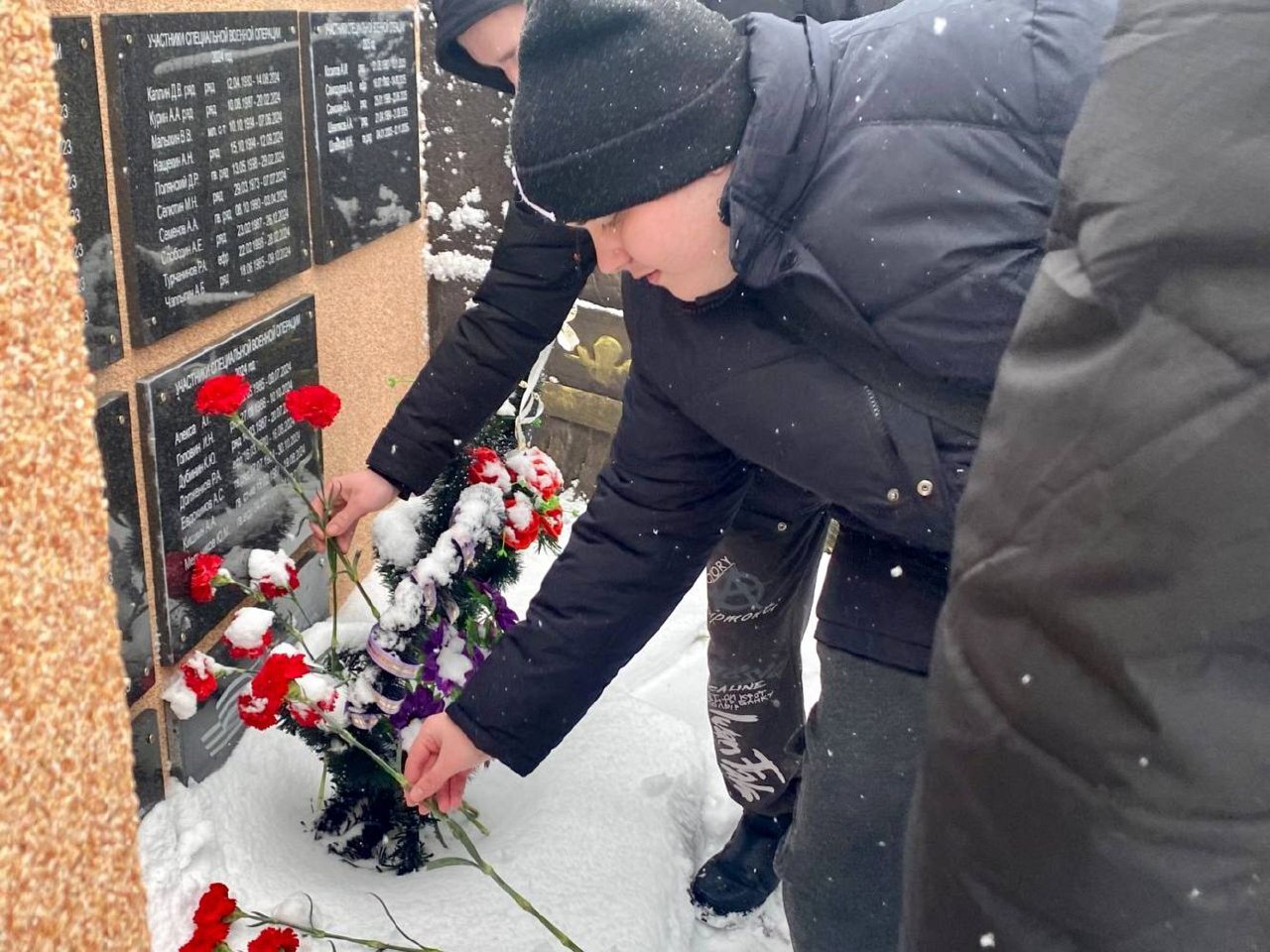 В годовщину начала специальной военной операции на Донбассе, в рамках разговоров о важном социальный координатор Государственного фонда поддержки участников специальной военной операции «Защитники Отечества» в Фатежском... В годовщину начала специальной военной операции на Донбассе, в рамках разговоров о важном социальный координатор Государственного фонда поддержки участников специальной военной операции «Защитники Отечества» в Фатежском...