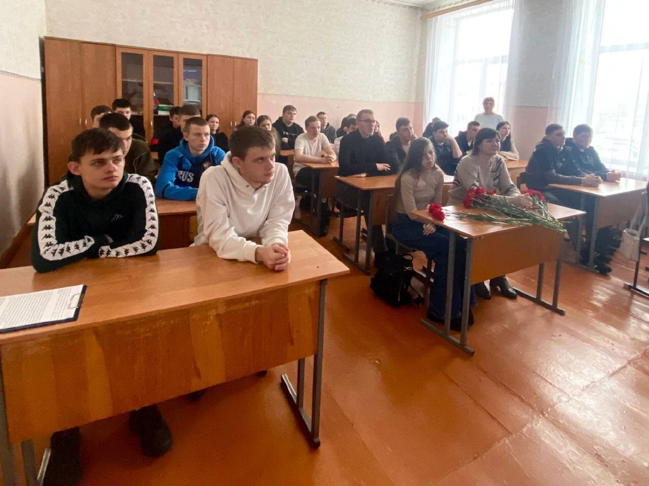 В годовщину начала специальной военной операции на Донбассе, в рамках разговоров о важном социальный координатор Государственного фонда поддержки участников специальной военной операции «Защитники Отечества» в Фатежском... В годовщину начала специальной военной операции на Донбассе, в рамках разговоров о важном социальный координатор Государственного фонда поддержки участников специальной военной операции «Защитники Отечества» в Фатежском...