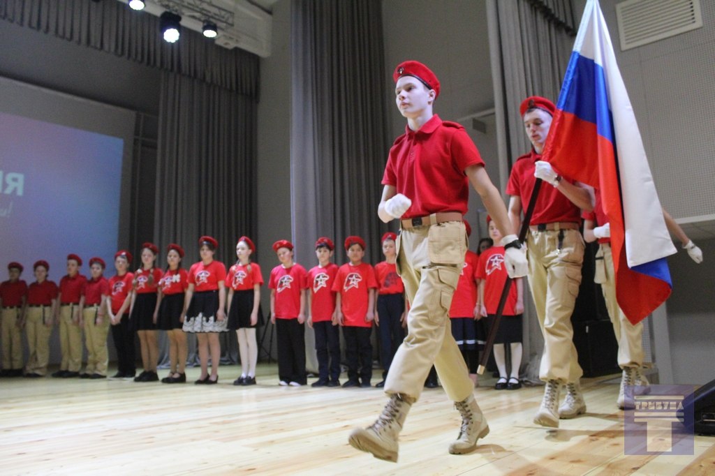 Дмитрий Новиков: Сегодня около 30 конышевских девчонок и мальчишек пополнили ряды Всероссийского детско-юношеского военно-патриотического общественного движения «ЮНАРМИЯ»