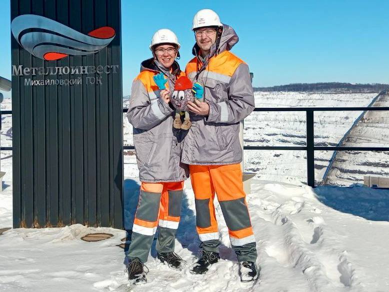 Андрей Матюхин из Москвы, опытный промышленный турист, стал юбилейным гостем Михайловского ГОКа Андрей Матюхин из Москвы, опытный промышленный турист, стал юбилейным гостем Михайловского ГОКа