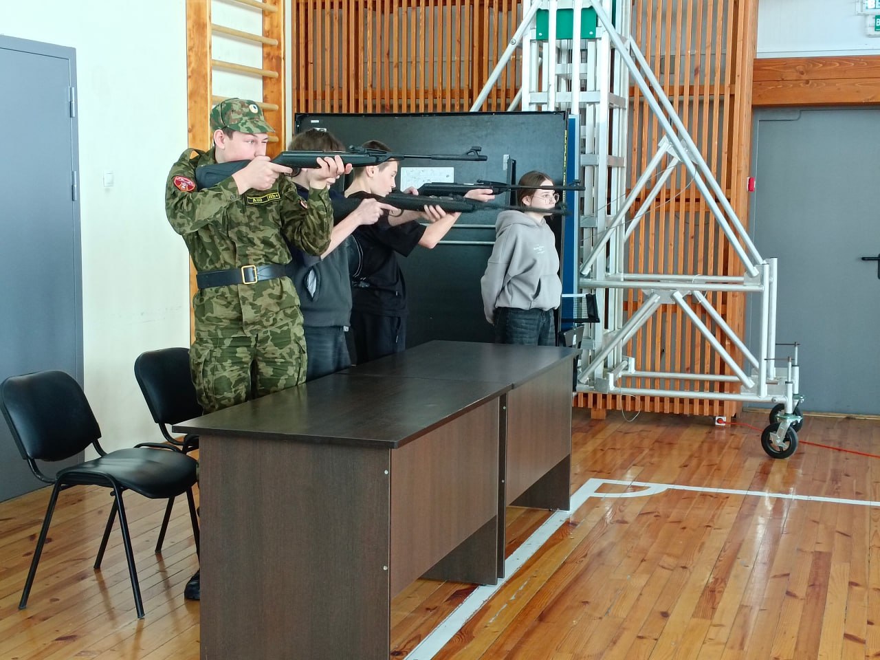 Геннадий Енютин: Муниципальный этап Всероссийского детско-юношеского фестиваля «Ворошиловский стрелок» среди учащихся общеобразовательных учреждений Солнцевского района Курской области прошел 26 февраля на базе МКУ «ФОК...