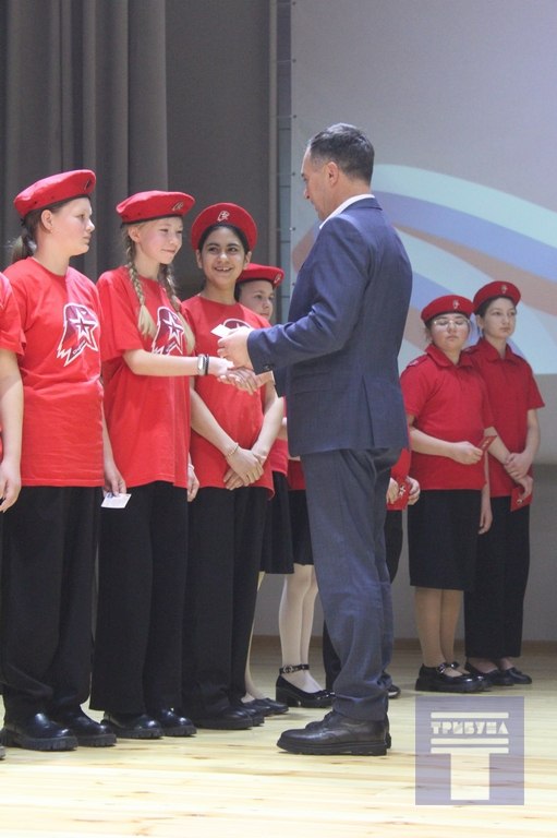 Дмитрий Новиков: Сегодня около 30 конышевских девчонок и мальчишек пополнили ряды Всероссийского детско-юношеского военно-патриотического общественного движения «ЮНАРМИЯ» Дмитрий Новиков: Сегодня около 30 конышевских девчонок и мальчишек пополнили ряды Всероссийского детско-юношеского военно-патриотического общественного движения «ЮНАРМИЯ»