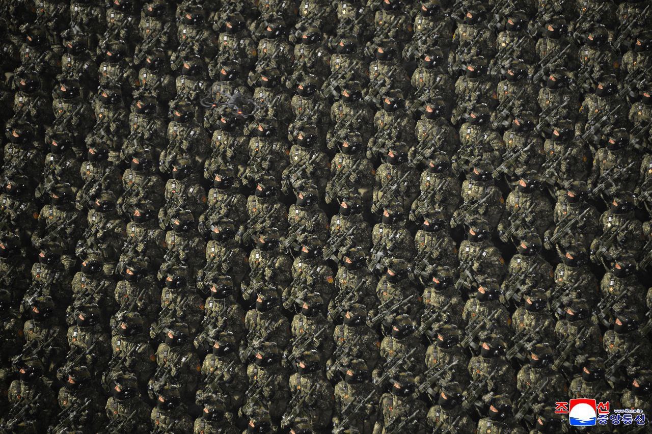 В Пхеньяне прошёл военный парад, в котором также приняли участие подразделения зарубежных операций, военнослужащие которого действовали вместе с российскими коллегами в Курской области В Пхеньяне прошёл военный парад, в котором также приняли участие подразделения зарубежных операций, военнослужащие которого действовали вместе с российскими коллегами в Курской области