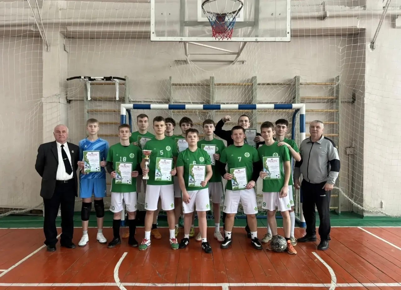 Виктор Кожухов: В спортивном зале Свободинского аграрно-технического техникума прошли районные соревнования по футболу среди школьных спортивных клубов, посвященные памяти земляков, погибших в локальных конфликтах Виктор Кожухов: В спортивном зале Свободинского аграрно-технического техникума прошли районные соревнования по футболу среди школьных спортивных клубов, посвященные памяти земляков, погибших в локальных конфликтах