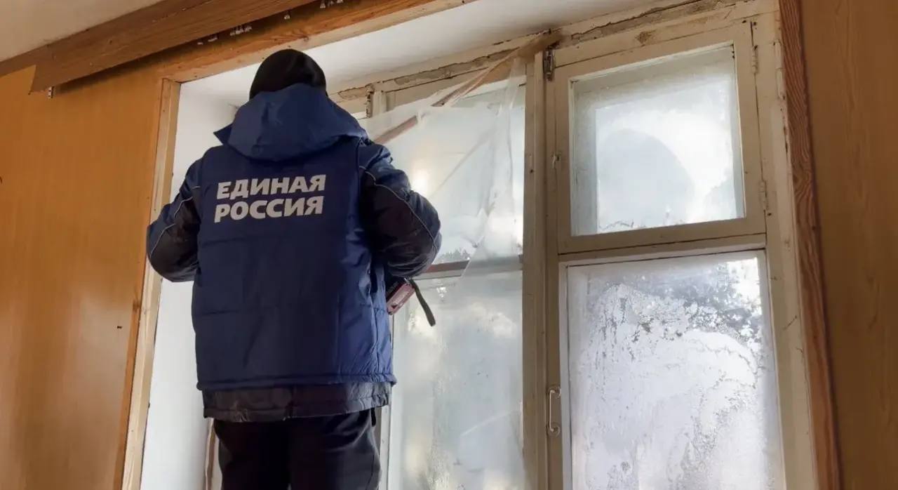 Игорь Кастюкевич: 98 домов, 6 социальных обьектов, 52 двора удалось восстановить волонтерам Единой России в Курском приграничье Игорь Кастюкевич: 98 домов, 6 социальных обьектов, 52 двора удалось восстановить волонтерам Единой России в Курском приграничье