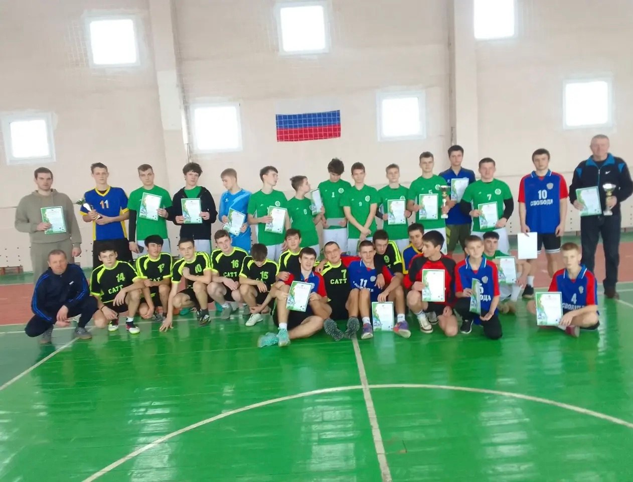 Виктор Кожухов: В спортивном зале Свободинского аграрно-технического техникума прошли районные соревнования по футболу среди школьных спортивных клубов, посвященные памяти земляков, погибших в локальных конфликтах