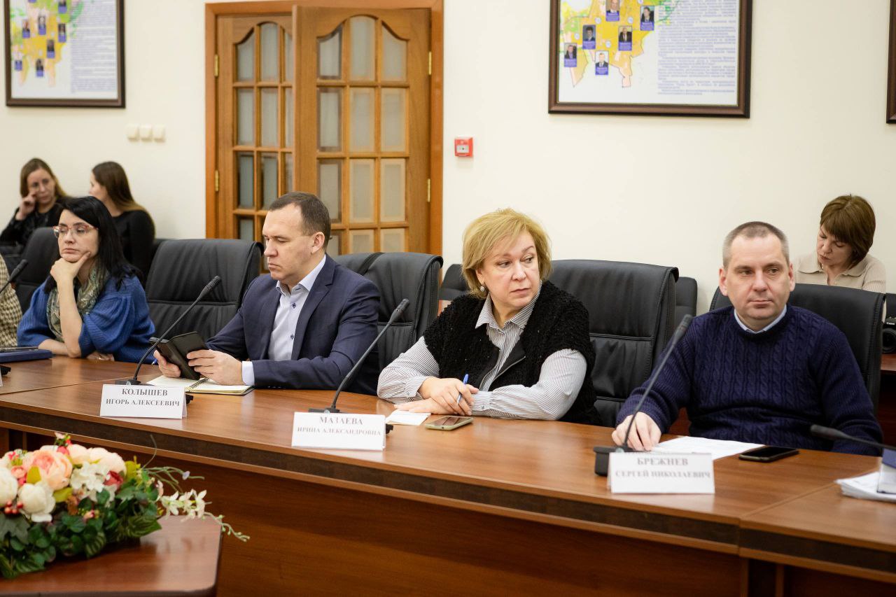 В Курске прошло расширенное заседание городской комиссии по делам несовершеннолетних и защите их прав В Курске прошло расширенное заседание городской комиссии по делам несовершеннолетних и защите их прав