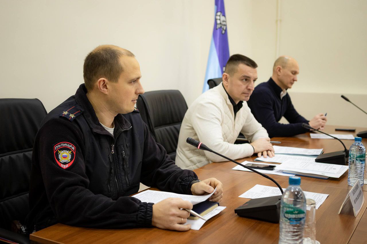 В Курске прошло расширенное заседание городской комиссии по делам несовершеннолетних и защите их прав В Курске прошло расширенное заседание городской комиссии по делам несовершеннолетних и защите их прав