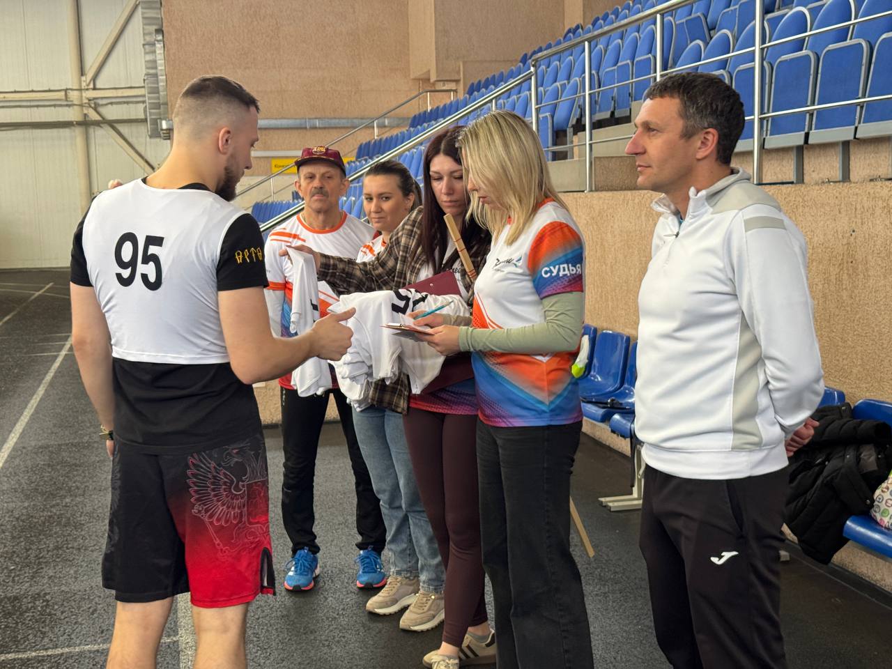 В Железногорске сотрудники полиции выполнили нормативы Всероссийского физкультурно-спортивного комплекса «Готов к труду и обороне» (ГТО) В Железногорске сотрудники полиции выполнили нормативы Всероссийского физкультурно-спортивного комплекса «Готов к труду и обороне» (ГТО)