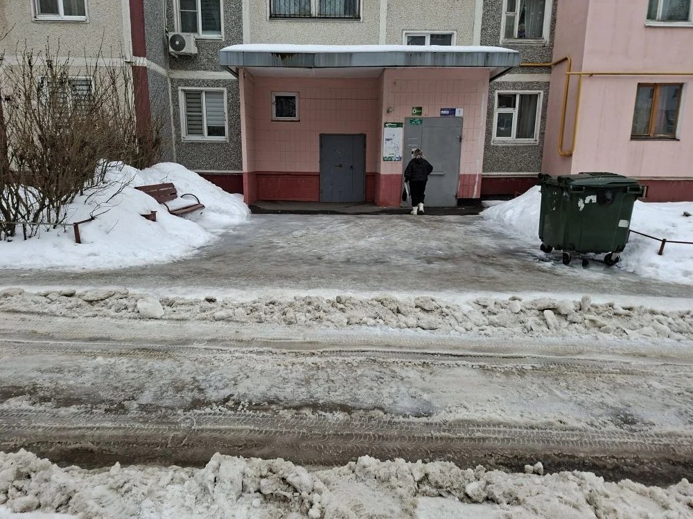 ГЖИ нашла нарушения при расчистке снега в 176 курских дворах