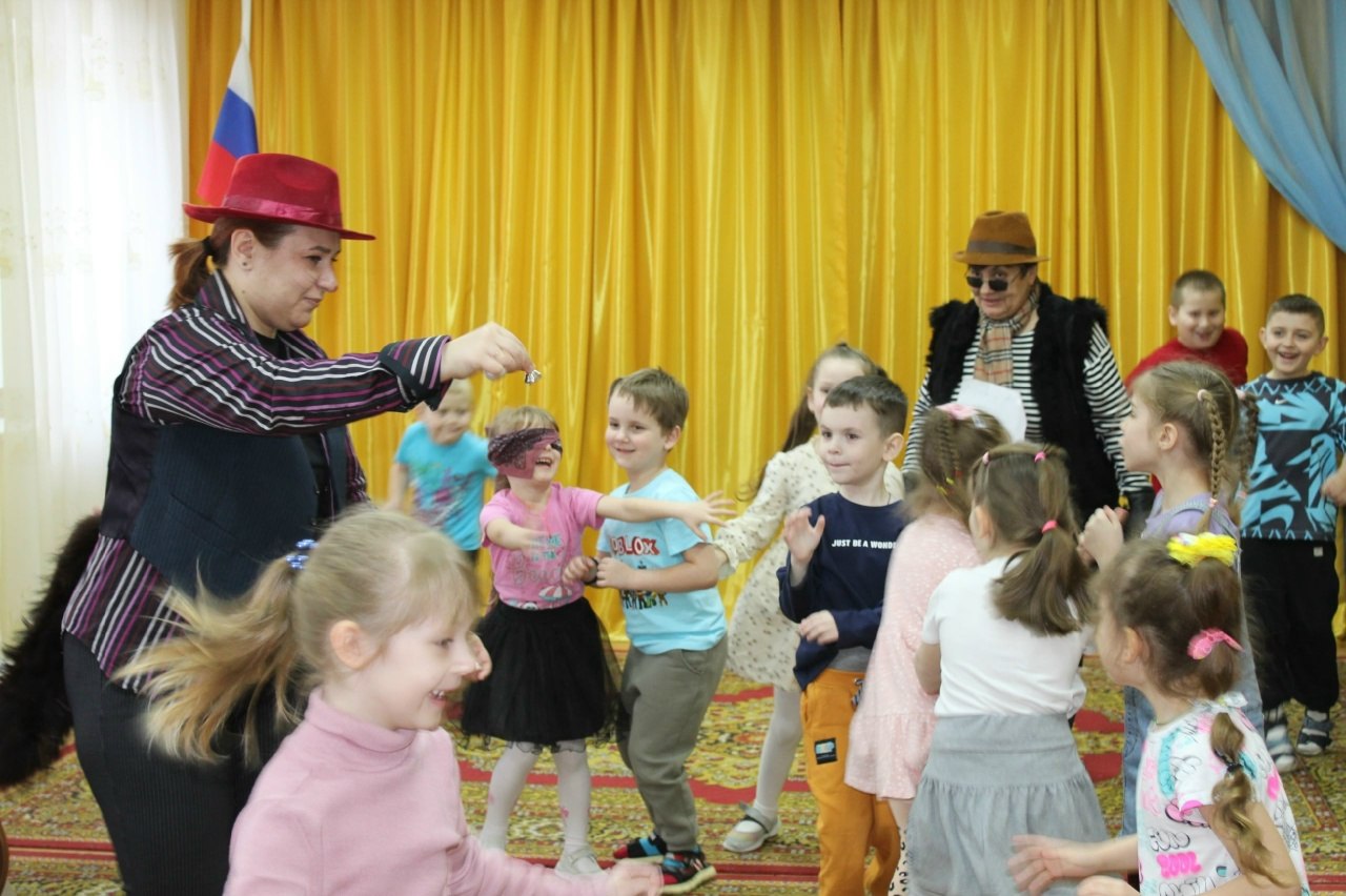 В детском саду №5 состоялся веселый час "Вот так с котом мы и живем!" посвященный дню кошкам В детском саду №5 состоялся веселый час "Вот так с котом мы и живем!" посвященный дню кошкам