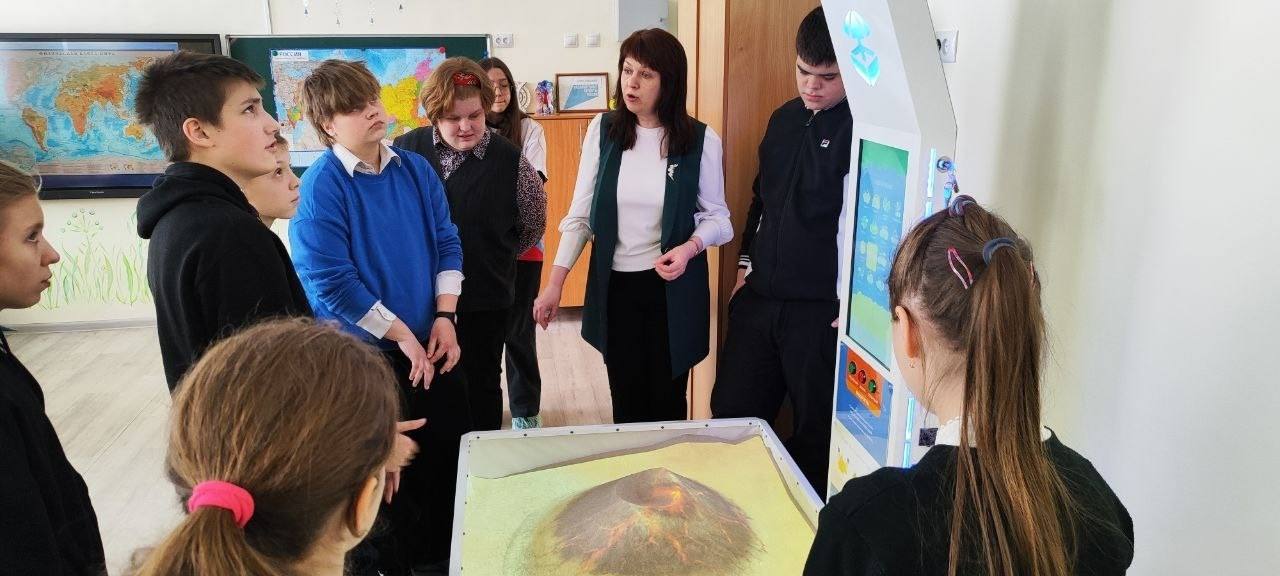 В «Центре «Оберег» встретились участники городских воспитательных программ: «Мир без границ» для детей с ОВЗ и инвалидов, профориентационной «Шаг к мечте» и «Школа волонтёрского мастерства» В «Центре «Оберег» встретились участники городских воспитательных программ: «Мир без границ» для детей с ОВЗ и инвалидов, профориентационной «Шаг к мечте» и «Школа волонтёрского мастерства»