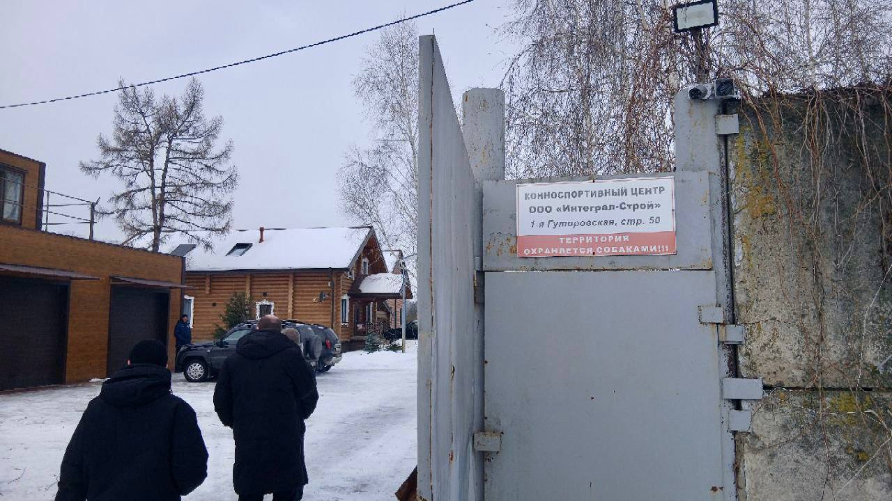 Хинштейн показал «имение» Токаревых с незаконными постройками на берегу Сейма Хинштейн показал «имение» Токаревых с незаконными постройками на берегу Сейма