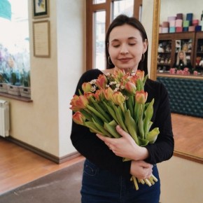 #КадрДня. Тюльпаны, розы и мимозы уже заполнили прилавки цветочных магазинов в преддверии 8 Марта