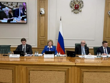 Татьяна Москалькова: Проинформировала членов Комитета Совета Федерации по конституционному законодательству и государственному строительству под председательством А.А. Клишаса о деятельности Уполномоченного по правам...
