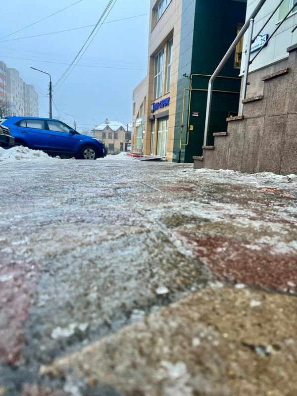 � ��������� ����� ����� ��������� �������� ��������� ������������ ������ � ���������� ����������� ����� 0. ���� ����� ��� �����, �� ����� � �������������