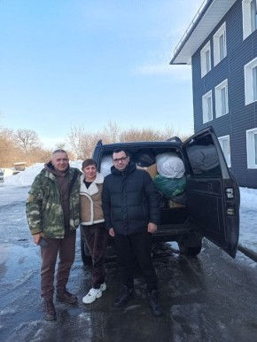 Жителям курского приграничья привезли помощь партийцы из Белгородской области