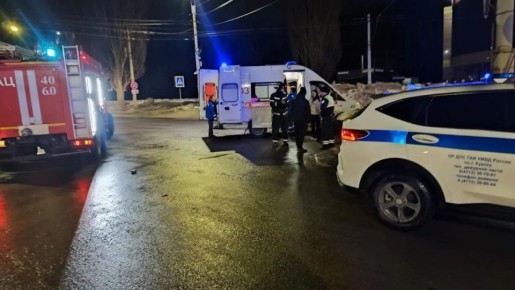 В Курске в ночном ДТП спасатели деблокировали 2-х человек