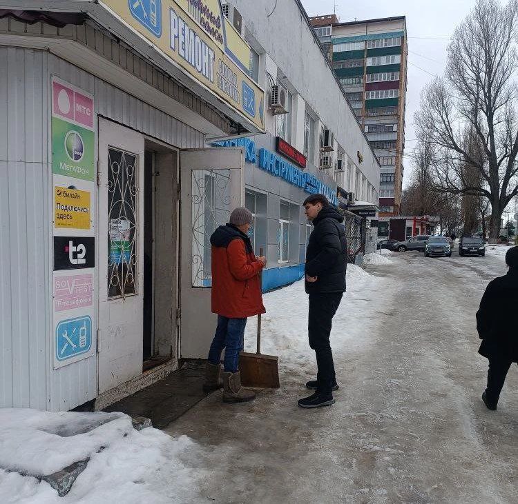 Комитет предпринимательства, потребительского рынка и развития общественных пространств города продолжает контролировать соблюдение Правил благоустройства владельцами торговых объектов