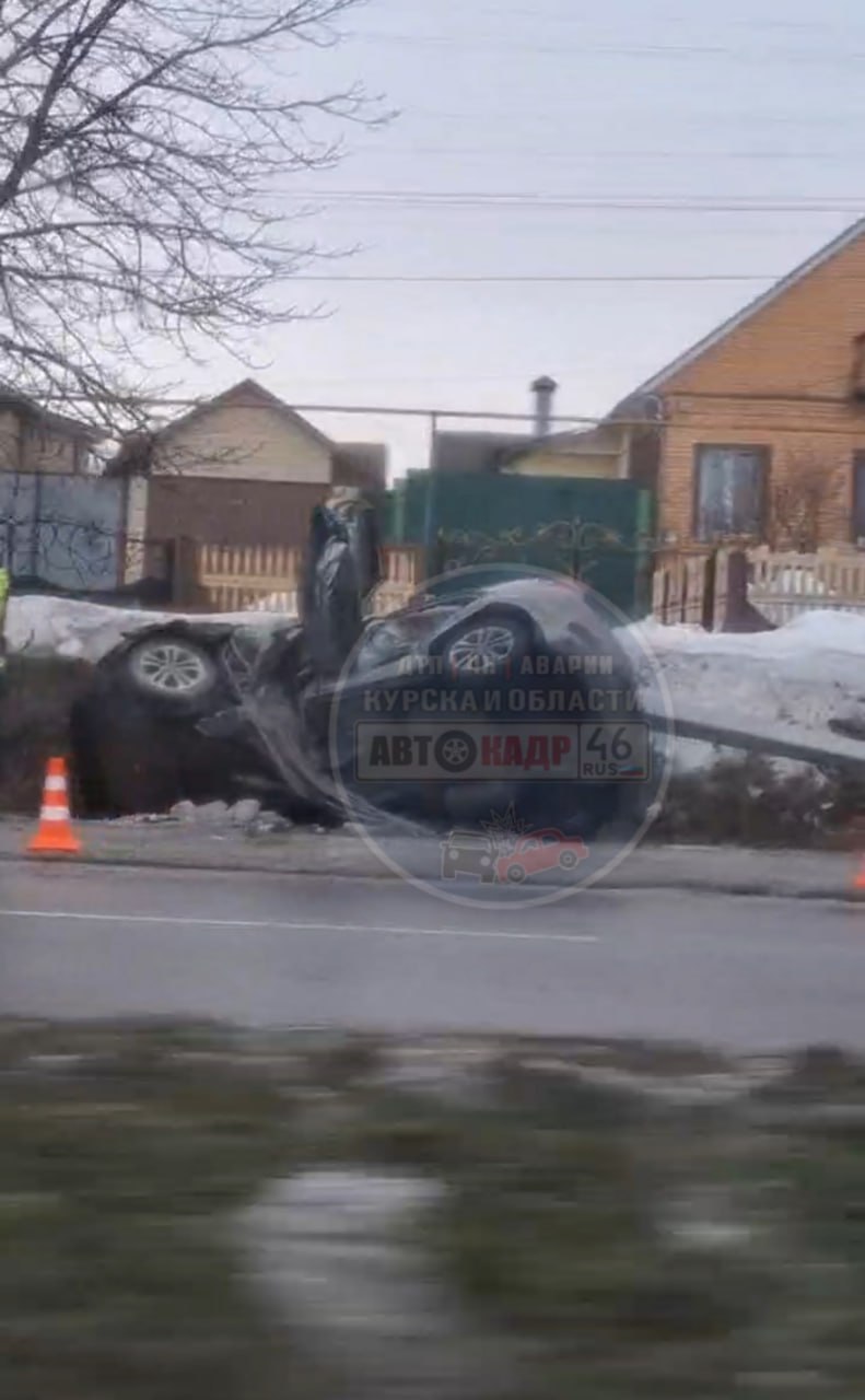 Утром в Курском районе водитель иномарки протаранил опору ЛЭП Утром в Курском районе водитель иномарки протаранил опору ЛЭП
